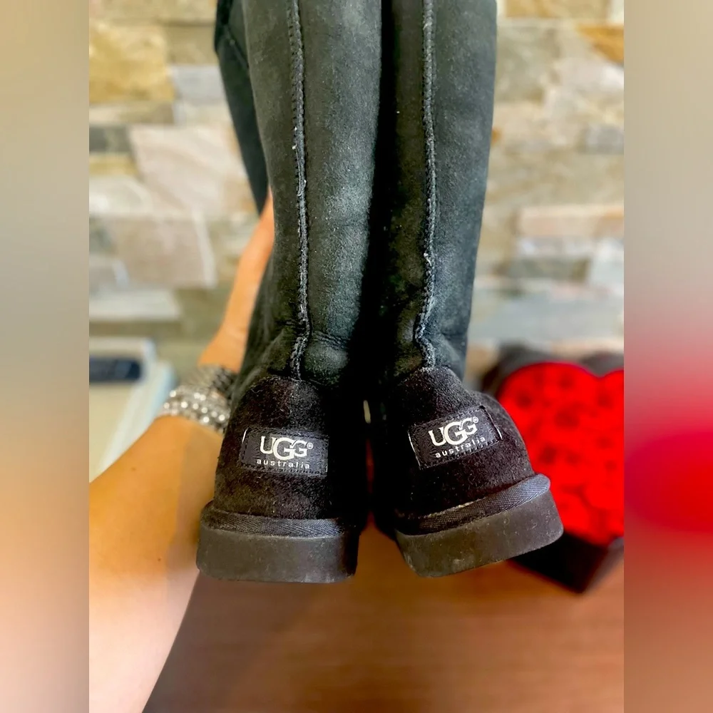 UGG midrise black boots